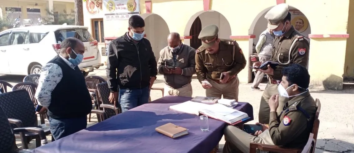 पीलीभीत: एसपी ने समाधान दिवस में सुनीं फरियादियों की समस्याएं, समीक्षा बैठक भी की
