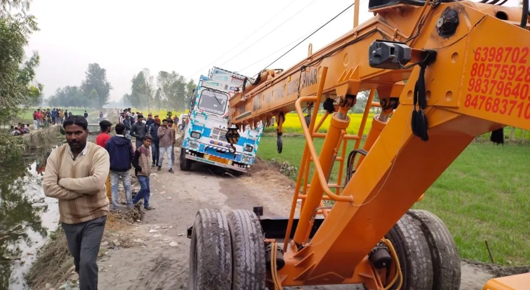 रामपुर: प्रशासन ने खनन माफिया पर कसा शिकंजा, 12 डंपर सीज