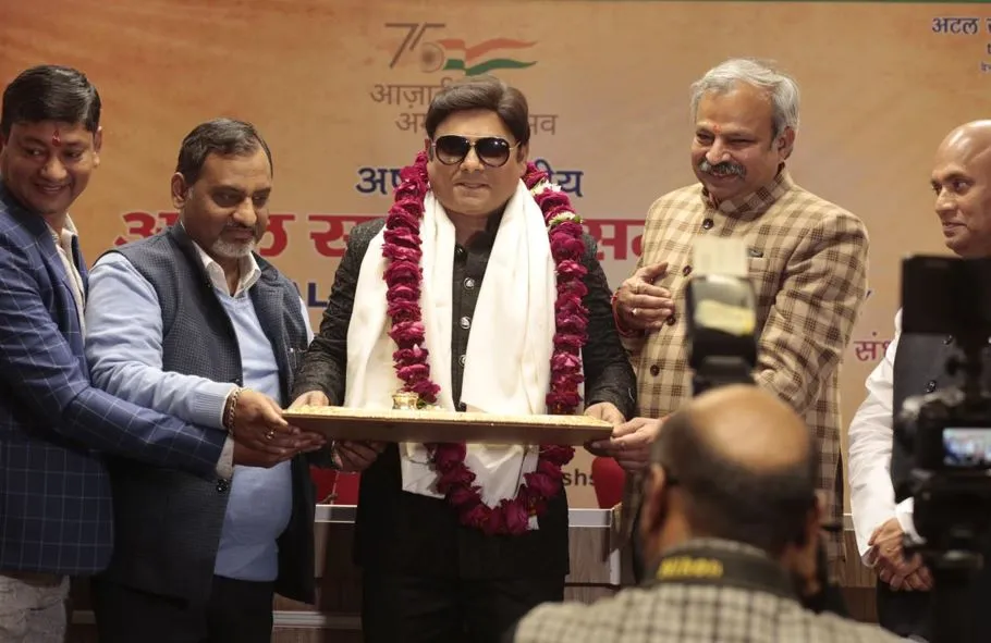 रामपुर: ‘भाभी जी घर पर हैं’ के किरदार टिल्लू को मिला ‘अटल अवार्ड’