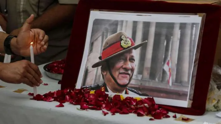 CDS Bipin Rawat Death: बेटियों ने माता-पिता की अस्थियों को किया गंगा में विसर्जित