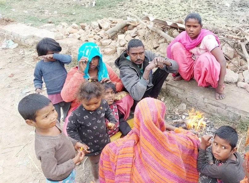 पीलीभीत: सर्दी में ठिठुर रहे लोग, पालिका ने नहीं जलवाए अलाव