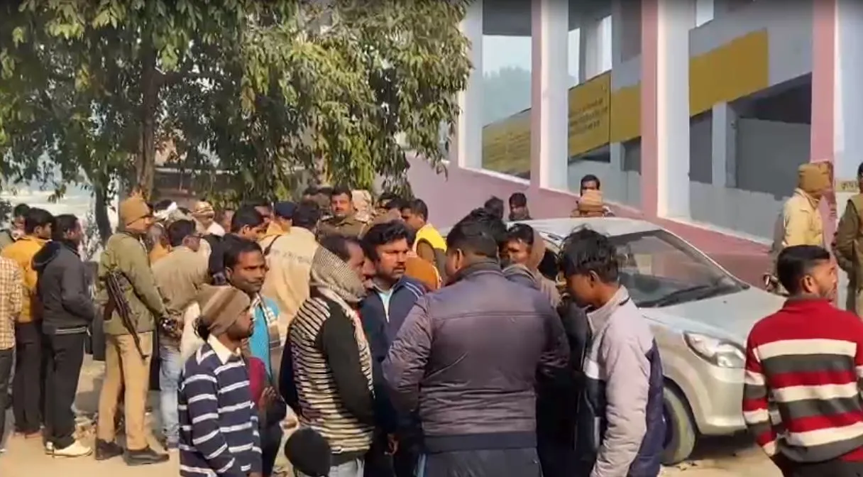 शाहजहांपुर: खेत की रखावाली को लगे तारों में दौड़ रहा था करंट, 2 की मौत