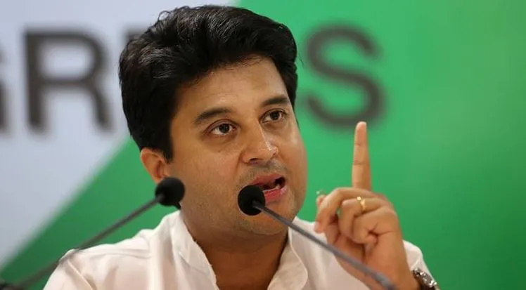सिंधिया ने ‘देशद्रोही’ के आरोप पर कहा- मैं दिग्विजय के स्तर तक नहीं गिर सकता