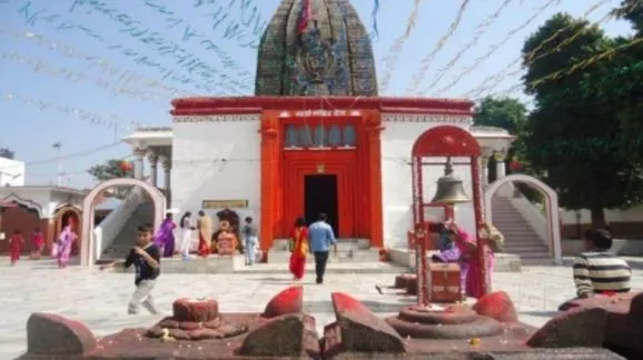 रातों रात मंदिर ने खुद ही बदल ली थी मुख्य दरवाजे की दिशा, जानें क्‍या है रहस्य…