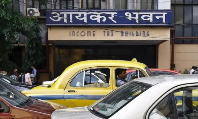 कोलकाता के एक समूह पर आयकर विभाग का छापा, 100 करोड़ के बेहिसाब धन का पता चला