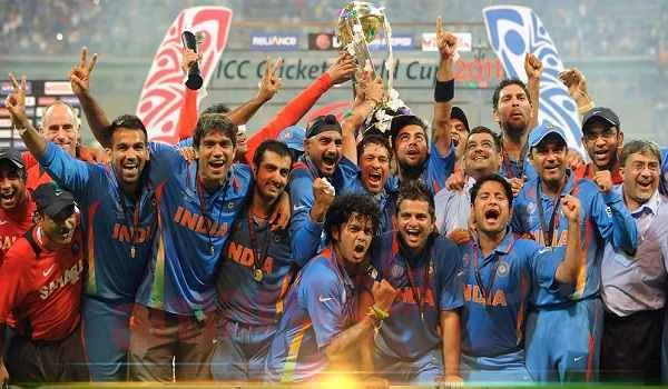 नीलाम हुआ 2011 विश्वकप विजेता टीम का हस्ताक्षर बल्ला, 30 लाख में सचिन के 200वें मैच का कलेक्शन