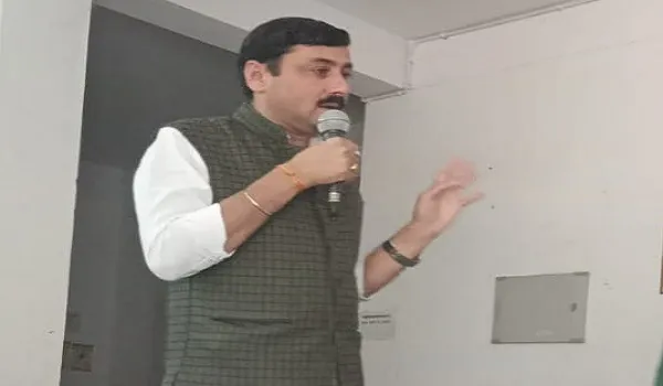 मुरादाबाद : सोमवार से आठ दिसंबर तक काला फीता बांधकर विरोध जताएंगे डिप्लोमा फार्मासिस्ट
