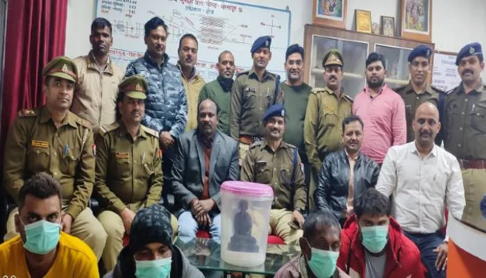 गोरखपुर: आरपीएफ की सीआइबी ब्रांच ने बरामद की 12 करोड़ की मूर्ति