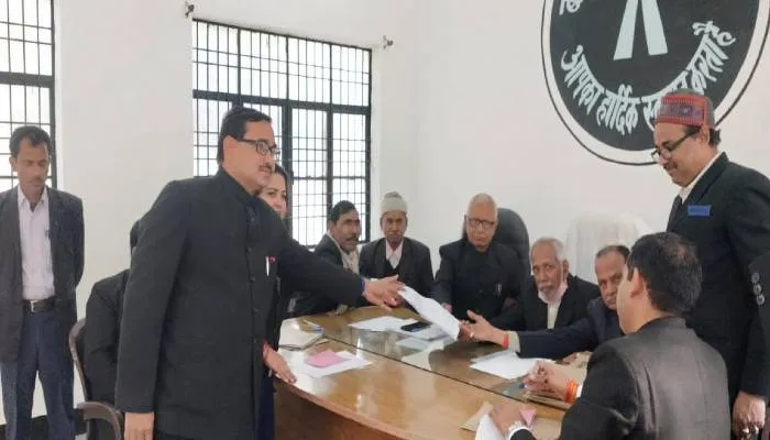 हरदोई: अधिवक्ता संघ चुनाव के लिए हुए नामांकन, जानें कब होगा मतदान