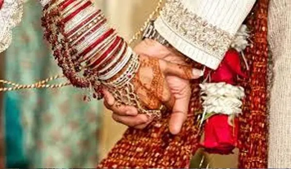 मुरादाबाद : प्रेमिका की जिद के आगे झुकी पंचायत, कराया निकाह