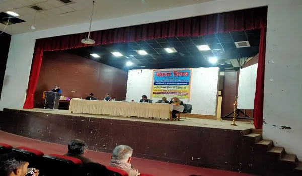 मुरादाबाद : पेंशनर दिवस पर वरिष्ठ पेंशनरों को किया सम्मानित