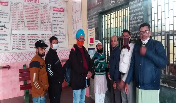 अमरोहा : रेलवे स्टेशन पर साधारण टिकटों की बिक्री शुरु