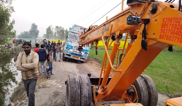 रामपुर : प्रशासन ने खनन माफिया पर कसा शिकंजा, 12 डंपर सीज