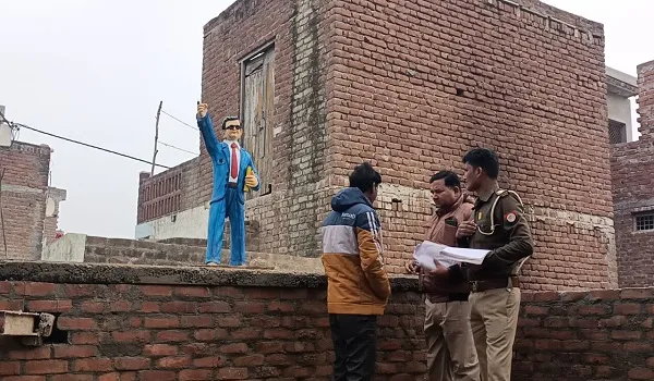 संभल : अवैध तरीके से डॉ. आम्बेडकर की प्रतिमा लगाने पर प्रदर्शन