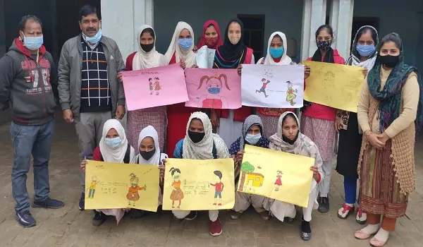 मुरादाबाद : चित्रकारी से कोरोना के प्रति किया जागरूक