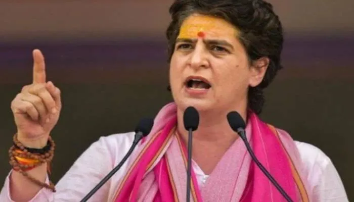 प्रियंका का योगी सरकार पर हमला, अभ्यर्थियों से कहा- मैं इस लड़ाई में आपके साथ हूं
