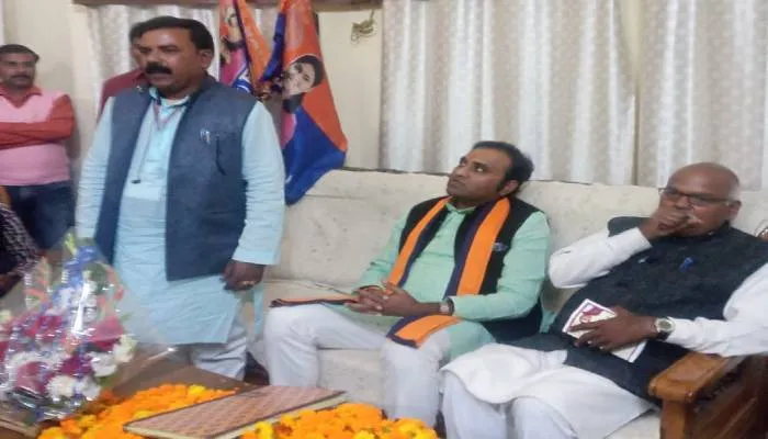 सीतापुर: अपना दल की विजय हुंकार यात्रा के तहत बैठक संपन्न