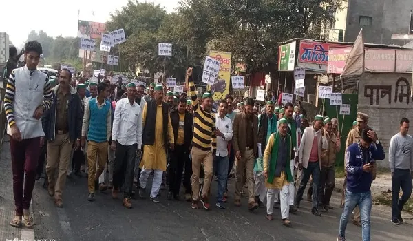 अमरोहा : गन्ना भुगतान न होने पर किसानों ने लगाया जाम, एसडीएम व सीओ को सौंपा ज्ञापन