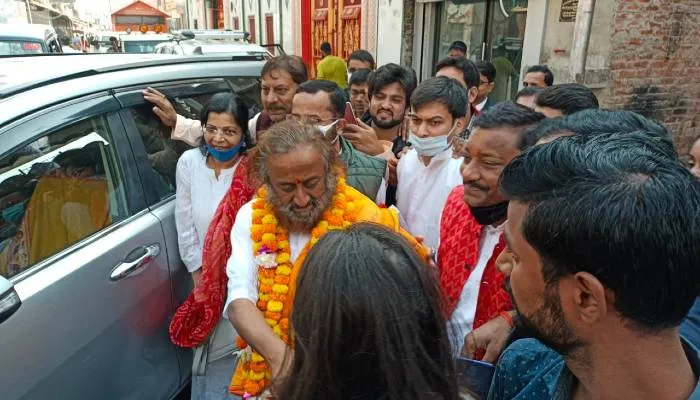 अयोध्या में भी बनेगा आर्ट ऑफ लिविंग का भवन: श्री श्री रविशंकर