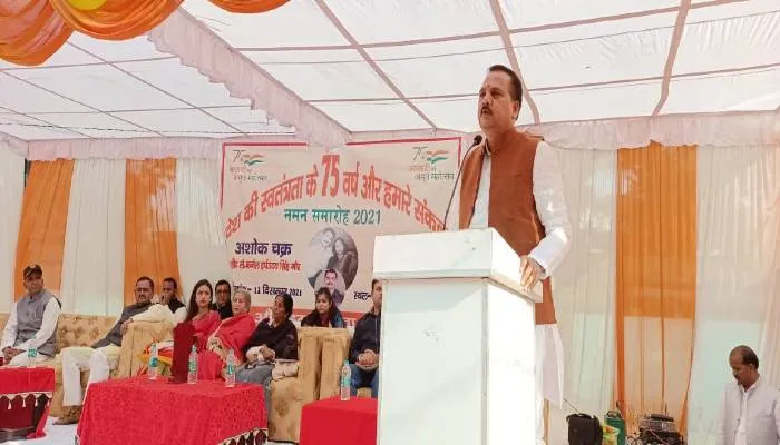हरदोई: शहीद कर्नल की पत्नी पर बरसा दुलार, नवोदित प्रतिभाओं को मिला सम्मान