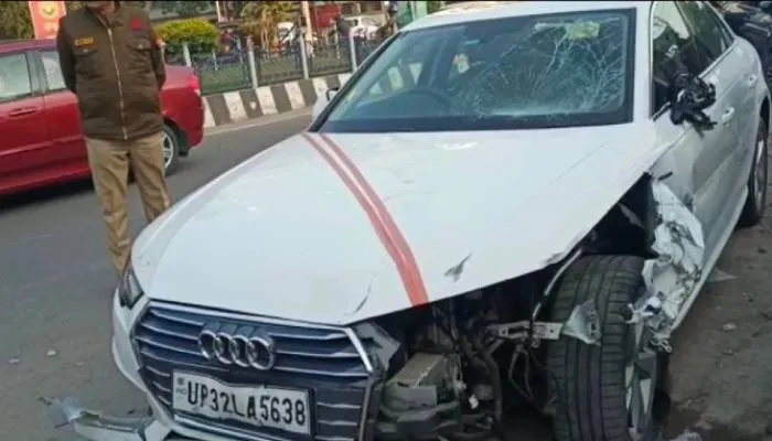 लखनऊ: अनियंत्रित ऑडी कार ने 3 को मारी टक्कर, एक की मौत
