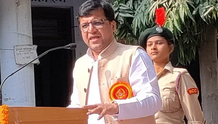 हरदोई: ‘राजनीति में युवाओं की भूमिका’ पर हुई चर्चा, छात्रों से रूबरू हुए विधानसभा उपाध्यक्ष