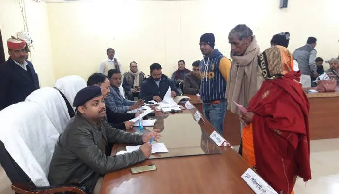 कन्नौज: काम में लापरवाही पर लेखपाल निलंबित, जानें पूरा मामला