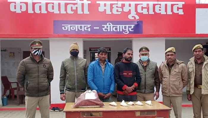 सीतापुर: अवैध असलहा फैक्ट्री का पुलिस ने किया भंडाफोड़, पांच गिरफ्तार
