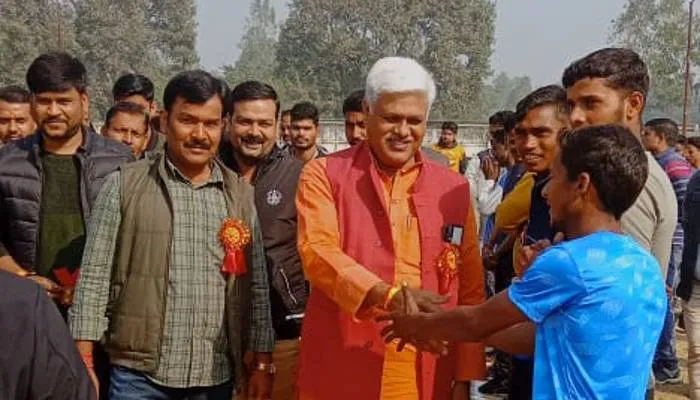 खेल से होता है शारीरिक व मानसिक विकास: महेंद्र सिंह यादव
