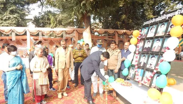 प्रशासन पूर्व सैनिकों की समस्याओं के निस्तारण के लिए सदैव तत्पर रहता है : जिलाधिकारी