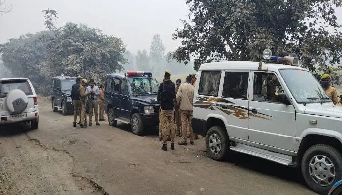 सीतापुर: विवाहिता की हत्या कर सड़क किनारे फेंका शव, जांच में जुटी पुलिस