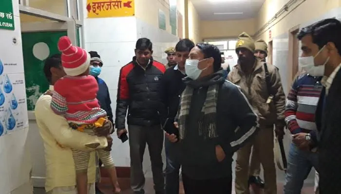 डीएम ने जिला अस्पताल का किया औचक निरीक्षण, दिए ये निर्देश