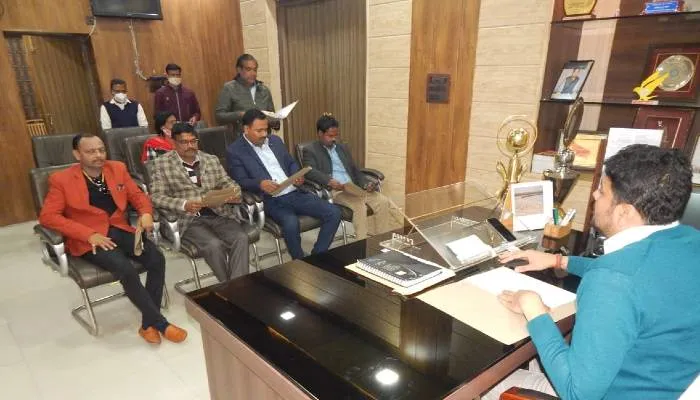 जिलाधिकारी की अध्यक्षता में जिला स्तरीय पत्रकार स्थायी समिति की बैठक हुई सम्पन्न