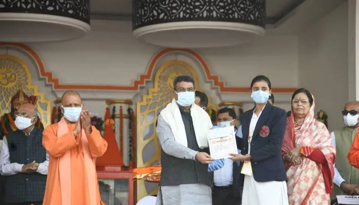 गोरखपुर में निकाला जाएगा विश्व भर की समस्याओं का समाधान : धर्मेंद्र प्रधान