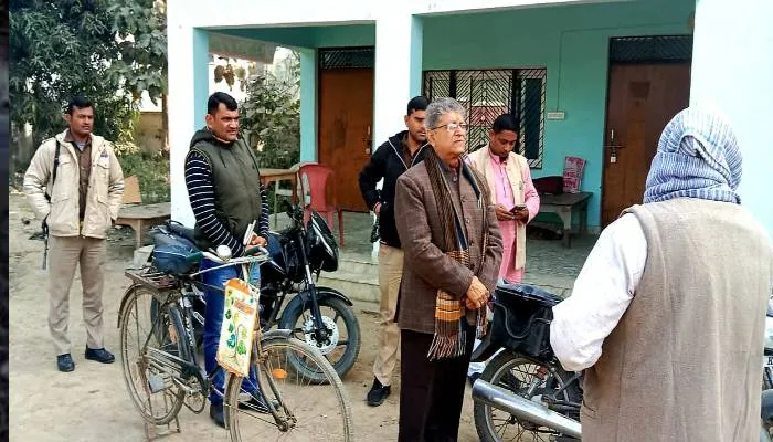 अयोध्या: क्रय केंद्र पहुंचे विधायक के सामने किसानों ने निकाली भड़ास, चौकीदार ने दिया ये जवाब