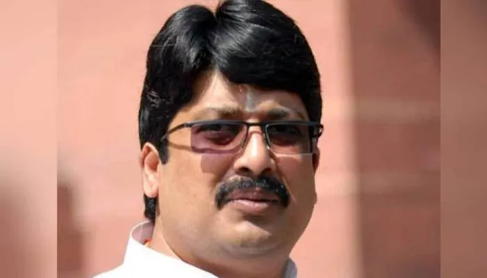 राजा भैया की ‘आरी’ से है पुरानी यारी, चुनाव आयोग ने आवंटित किया चुनाव चिन्ह