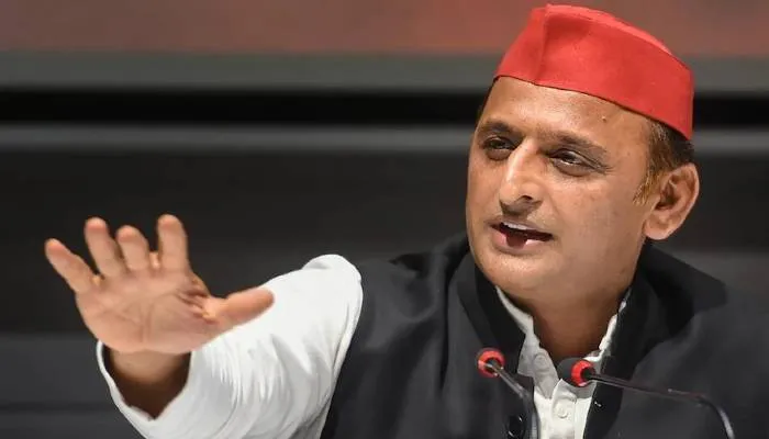 भाजपा की कुनीतियों के चलते देश की अर्थव्यवस्था चरमरा गई : अखिलेश यादव