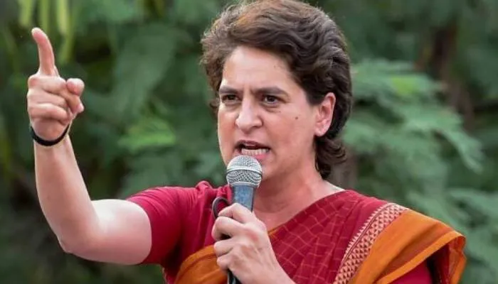 प्रियंका गांधी का योगी पर हमला, कहा- लड़कियां अब अपने हक के लिए लड़ेंगी