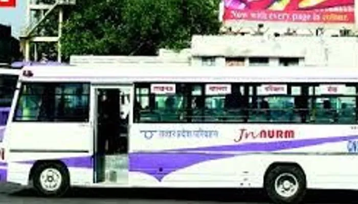 लखनऊ: सिटी बस में महिला ने काटा हंगामा, जानें वजह