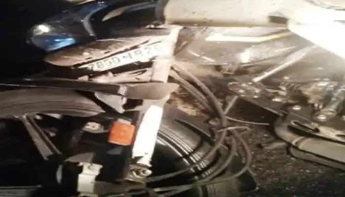 कानपुर: बेकाबू कार ने बाइक सवार को मारी टक्कर, तेज धमाके के साथ कार में लगी आग, जानें फिर क्या हुआ?