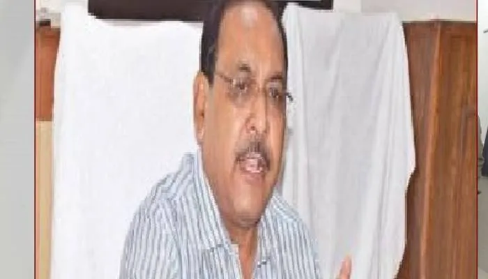 हस्तशिल्प व अन्य उद्योगों के लिए दीर्घकालिक योजना बनाकर काम करना जरूरी : मंडलायुक्त