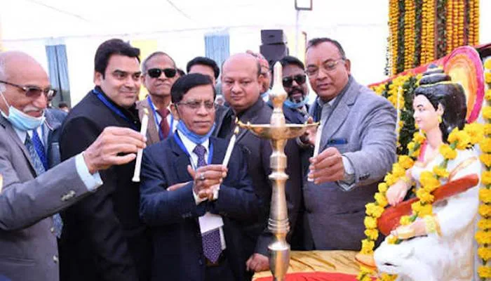 झांसी जीआईसी के छात्रों को गोल्डन एल्युमिनाई सम्मान से किया गया सम्मानित