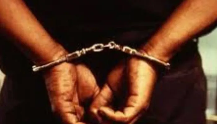 सीतापुर: पुलिस ने दो इनामिया गैंगस्टर को गिरफ्तार कर भेजा जेल