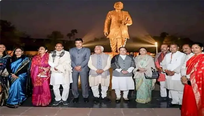 अयोध्या: जेपी नड्डा संग भाजपा शासित प्रदेशों के मुख्यमंत्री पहुंचे रामलला के दरबार