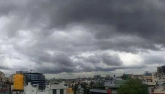 लखनऊ: मंगलवार रहा राजधानी का सबसे ठंडा दिन, दिन भर छाये रहे बादल