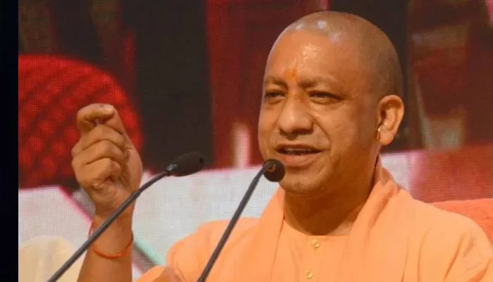 सपा के इत्र की बदबू प्रदेश में फैलने नहीं देंगे : मुख्यमंत्री योगी
