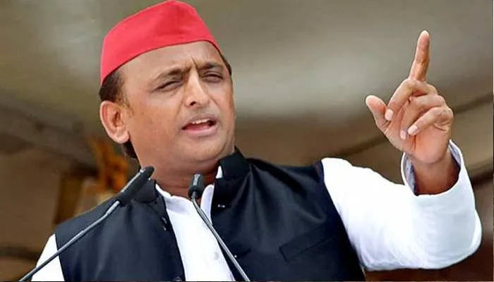 पीएम मोदी पर अखिलेश का तंज, आखिरी समय पर काशी से अच्छी कोई और जगह नहीं