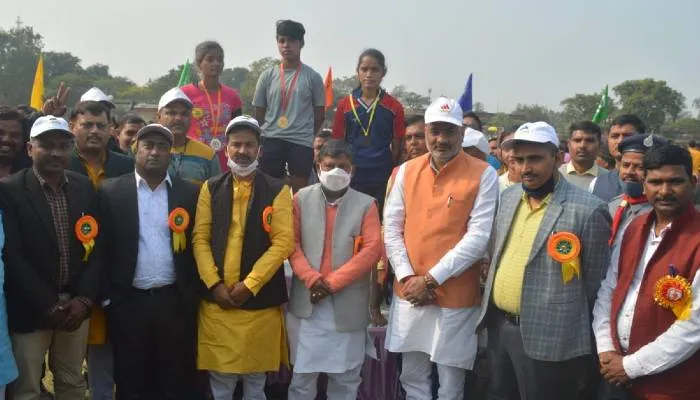 खेलों से होता है बच्चों का सर्वांगीण विकास: महापौर