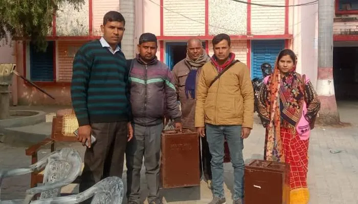 बहराइच: तीन प्रधान व दो सदस्य ग्राम पंचायतों के लिए कल डाले जाएंगे वोट, बूथों पर पहुंची पोलिंग पार्टियां