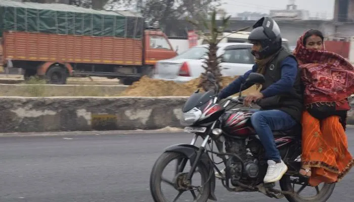 अयोध्या: बूंदाबांदी के साथ बादलों ने डाला डेरा, कड़ाके की ठंड करेगी नए साल का स्वागत